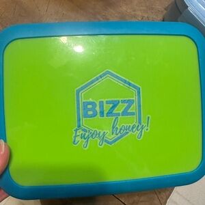BIZZ Green and Blue Lunch Box
